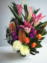 Load image into Gallery viewer, Beautiful Flower Arrangement