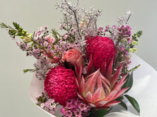 Load image into Gallery viewer, Todays posy~varies daily for Perth flower delivery