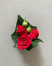 Load image into Gallery viewer, Wrist Corsage Perth -mini roses