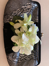 Load image into Gallery viewer, Orchid Wrist Corsage