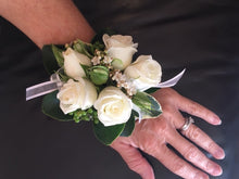 Load image into Gallery viewer, Wrist Corsage Perth -mini roses