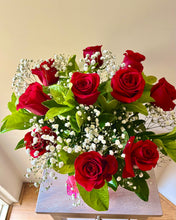 Load image into Gallery viewer, Red roses in a vase
