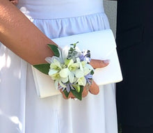 Load image into Gallery viewer, Orchid Wrist Corsage
