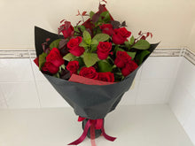 Load image into Gallery viewer, Bouquet of 12 Red Roses
